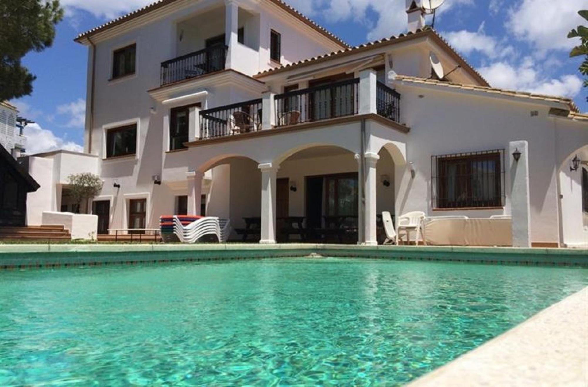 Villa Large Side In *